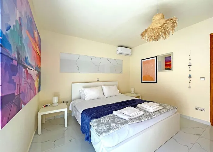 New Luxurious - 1 Minute From Elli Apartman *