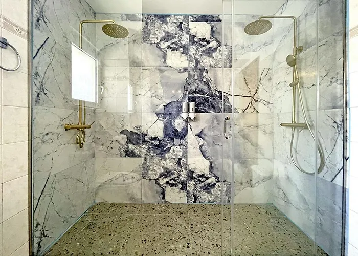 New Luxurious - 1 Minute From Elli Apartman