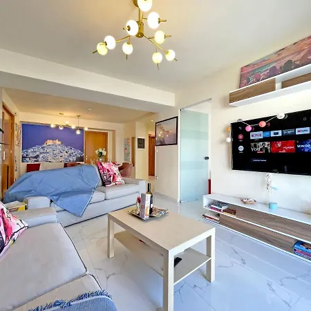New Luxurious - 1 Minute From Elli