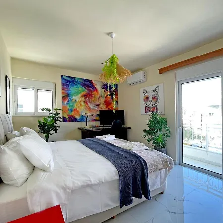 New Luxurious - 1 Minute From Elli