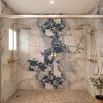 New Luxurious - 1 Minute From Elli Apartman