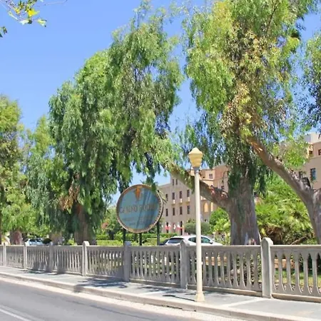 Apartment New Luxurious - 1 Minute From Elli *