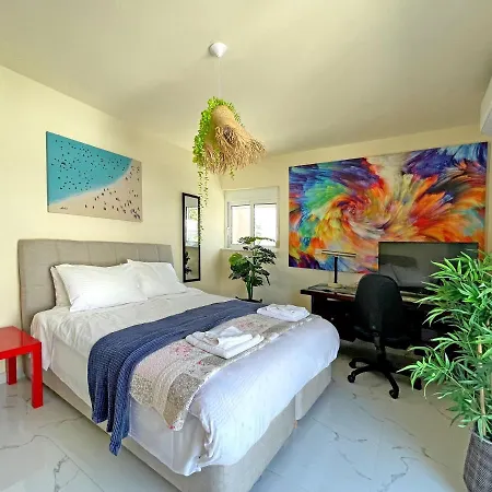 New Luxurious - 1 Minute From Elli Apartment